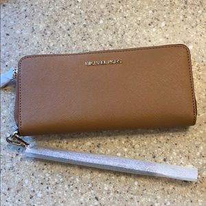 Large Flat Multi-Function Phone Case